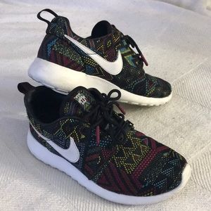 Nike Roshes - BLACK & colorful sneakers